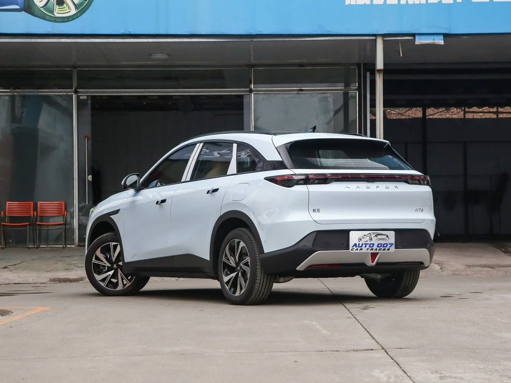 Arcfox Alpha T5 features