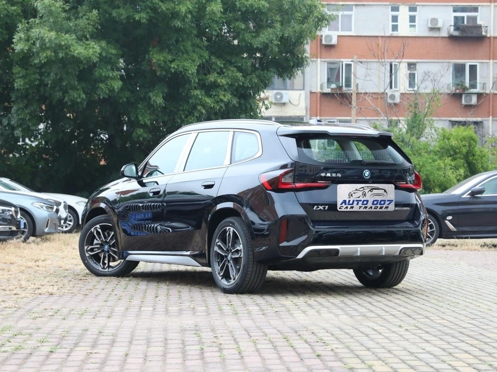 BMW iX1 features