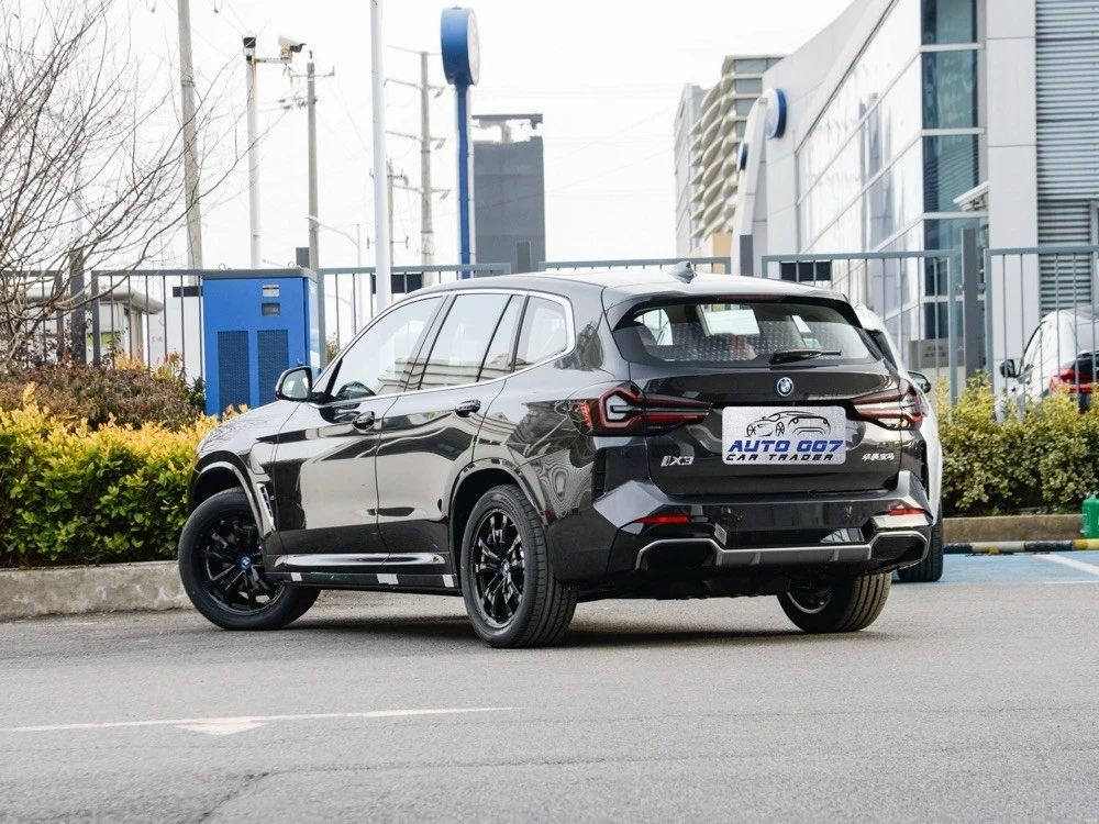 BMW iX3 features