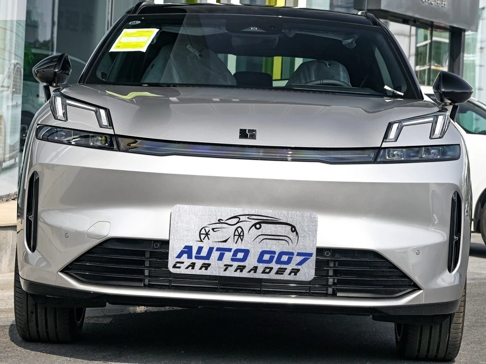 Lynk Co 08 price details