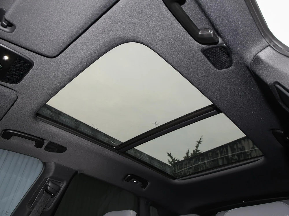 Lynk Co 08 interior