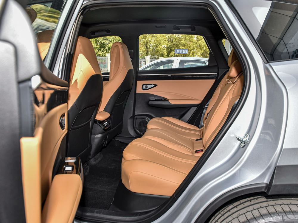 Geely Galaxy L7 dealer