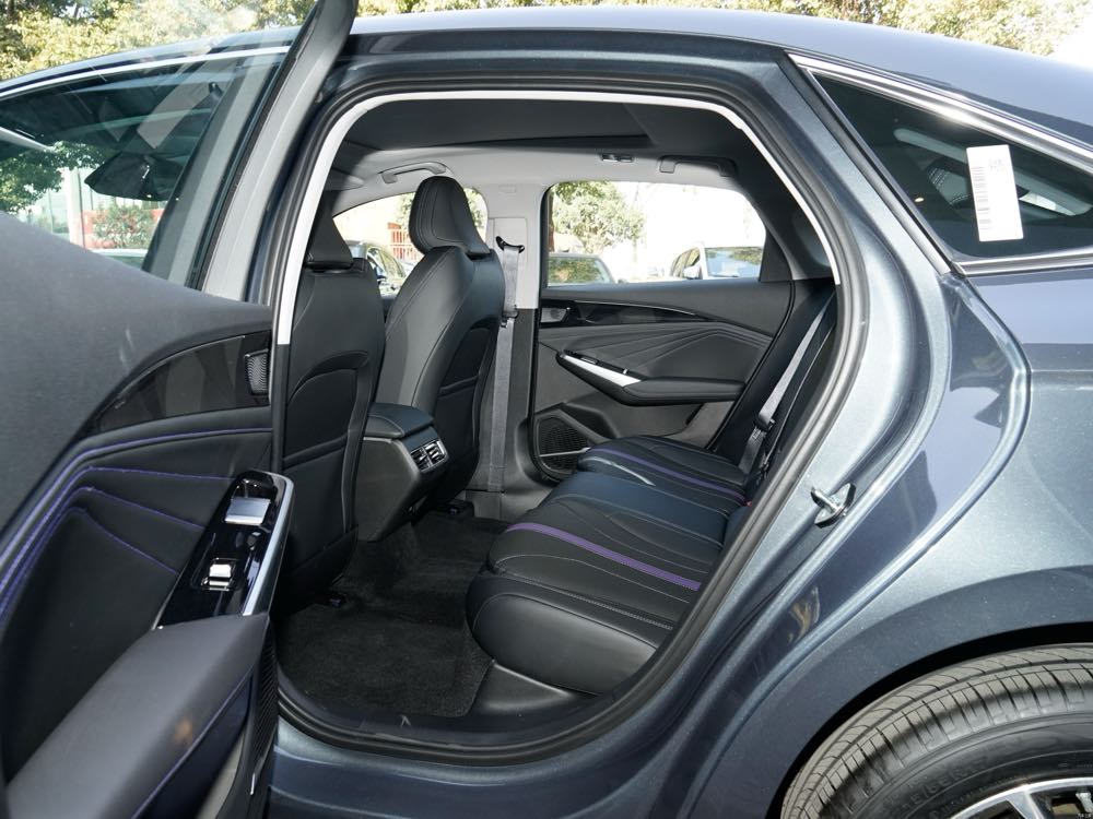 Geely Preface L reviews.JPG